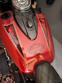 Harley-Davidson FLS Softail Slim S -Stavba - 15
