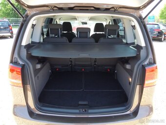 Volkswagen Touran 1.6TDi 7 MÍST-SERVIS-VSTŘIKY - 15