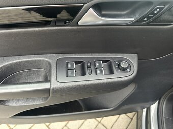Volkswagen Sharan 2.0 TDi 110kW 7míst - 15