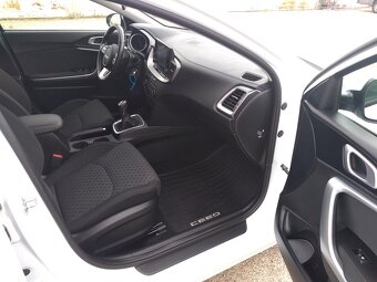 2022_KIA Ceed combi 1.5 turbo_1.maj.SR_234.000Kč netto_ - 15