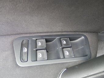 VW Golf 2.0TDi 110Kw, Highline, Masáž, Nové v ČR - 15