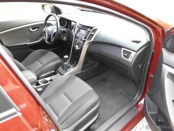 hyundai i30 combi 10.2016-1.6b-88kw-96000km-stk do 1/2027 - 15