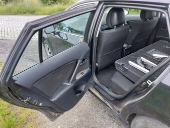 Toyota Avensis, 1,8 16V 108kW   AUTO A/C   VÝHŘEV - 15