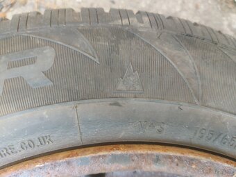Zimní pneu 195/65 R15 - 15