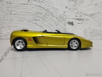 Ferrari Mythos 1/18 Guiloy - 15