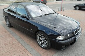 BMW M5 (E39) 1998 207tkm OEM stav - 15