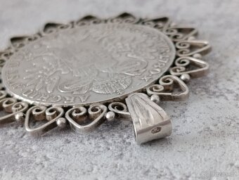 Velká stříbrná mince - tolar Marie Terezie v rámečku, PUNC - 15