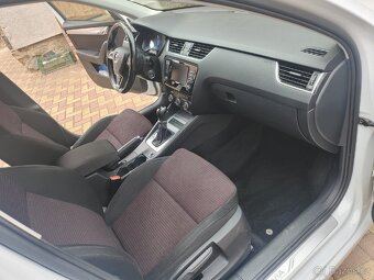 Škoda Octavia 3 kombi DSG vyhřívané sedadla - 15