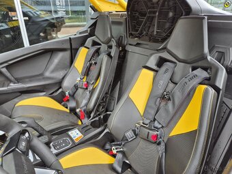 CAN-AM Maverick R - 15