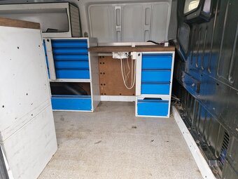 Ford Transit s dílenskou vestavbou VÝRAZNĚ SNÍŽENÁ CENA - 15