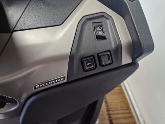 Piaggio MP3 530 hpe zpátečka kamera 10/2022 nové pneu - 15