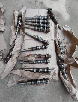 Originální nové díly z vojenského depozitu Dněpr Ural M72 K7 - 15