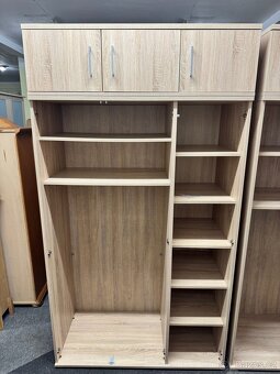 1x Krásná vysoká šatní skřín s nástavbou dub Sonoma - 15