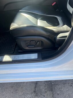 Jaguar XF 250 3.0 tdi (202kw) 2012 rok - 15