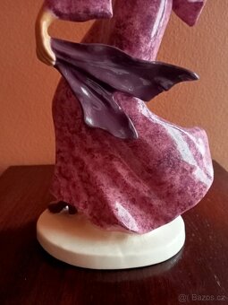 Dáma ve větru. Krásné ART-DECO z.n. ROYAL DUX 30 cm Top stav - 15