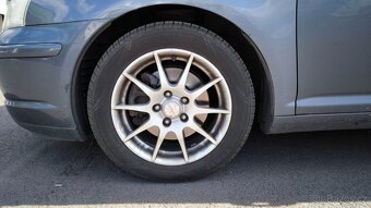 Avensis - 15