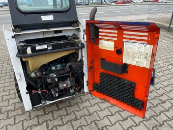 Smykový nakladač Bobcat 453, 2 lžíce 2 páry kol UNC - 15