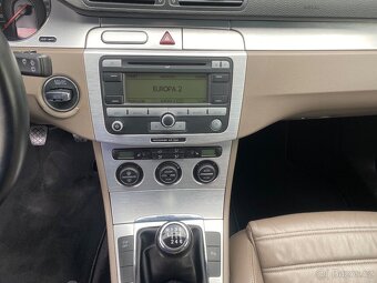 Volkswagen Passat Variant 2.0 TDI Highline - 15