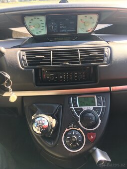 Peugeot 807; 2,2l; 94kW - 15