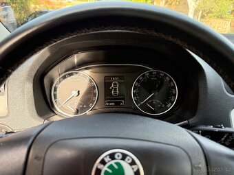 ŠKODA OCTAVIA KOMBI 2010 2.0TDI 103KW AMBIENTE - 15