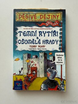 Děsivé dějiny + Děsivá věda – 19 knih – TOP stav - 15