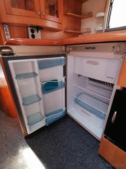 Karavan Hobby 650 – rodinný, palandy, mover, markýza - 15