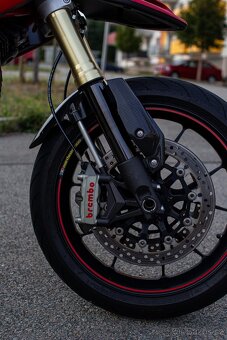Ducati Hypermotard 1100S - 15