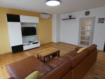 Prodej RD 5+1 Rajhrad u Brna, klimatizace, bazén - 15