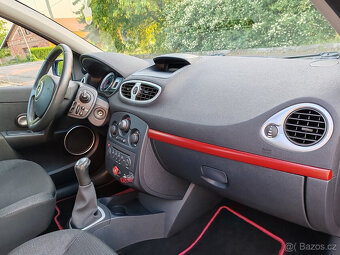 benzínový Renault Clio 1.2 edice Rip Curl   10/2007 - 15
