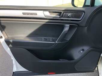 Volkswagen Touareg 3.0TDI V6 4MOTION R-Line 2016 - 15