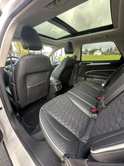 Ford Mondeo Vignale kombi 2.0TDCi, 132kw,Webasto,masáže,Syn3 - 15