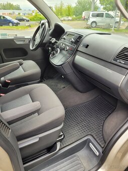 VW Multivan T5,2,5 TDI,128kW,7 míst,1.majitel - 15