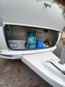 Karavan hobby 560cfe ( obytný přívěs ) - 15