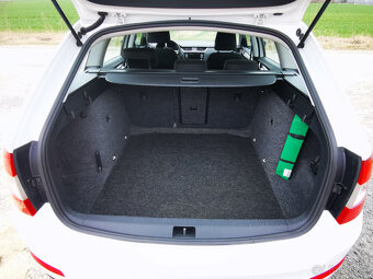 Škoda Octavia 1,6 TDi kombi kamera navi rozvody - 15