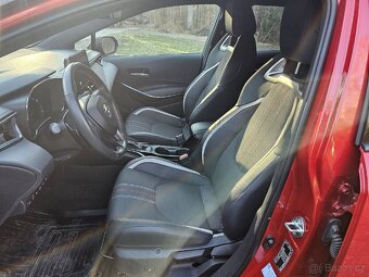 Toyota Corolla Hybrid 2.0 GR kombi - 15