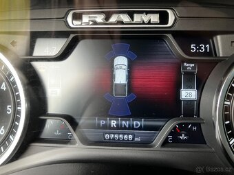 Dodge Ram 1500 5.7 V8 HEMI - 4x4 - RAM BOXY - NEBOURANÝ - 15