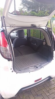 Peugeot i on EV - 15