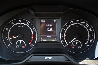Škoda Octavia Combi 2.0 TFSI RS - 15