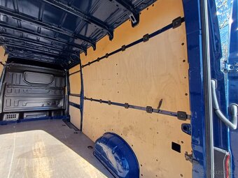 VW Crafter, 2,0 Tdi, 1 majitel - pěkný stav - nová cena - 15