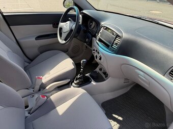 HYUNDAI ACCENT 1,4 16V 71kW - 1.maj - Klima - pouze 21000km - 15