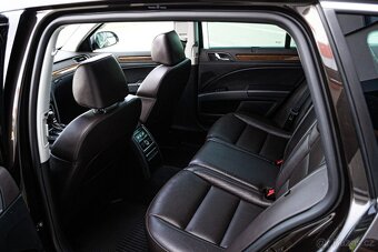 Škoda Superb Combi 2.0 TDI CR 170k L&K 4x4 DSG - 15