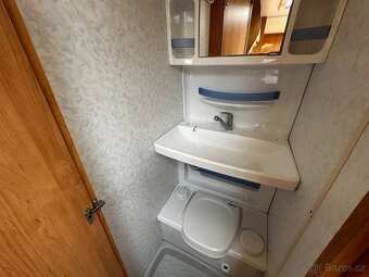 Karavan Hobby 400 SF,2003,stan, držák kol - 15