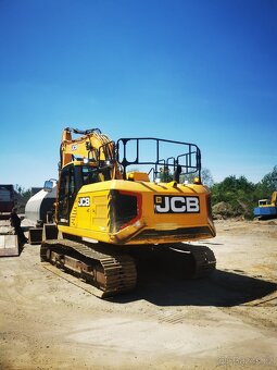 Pasovy bagr Jcb 220x  l 4f - 15