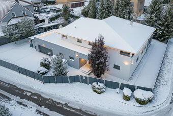 Rodinná rezidence v Novém Spolí – Luxus, prostor a wellness  - 15