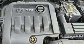 Prodám vůz Škoda Octavia 2 1.9tdi pd combi FACELIFT černá - 15