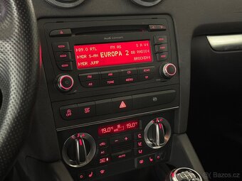 Audi A3 Sportback 1.4 TFSI Xenon / Sport / výhřev / STK - 15