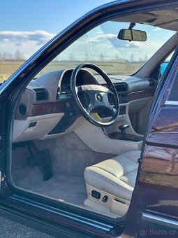 BMW E32 750i Brokatrot - 15