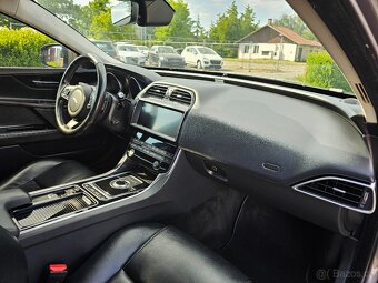 JAGUAR XE 2017 2.0D 132kW,VÝHŘEVY,NAVI,TEMPOMAT,SERVISKA - 15