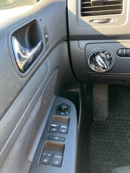 Volkswagen Golf V - 15
