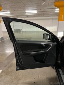 Volvo XC60 D4 AWD R-design pětiválec - 15